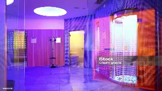 热浪里的古老智慧：桑拿，不只是洗澡，更是养生穿越！